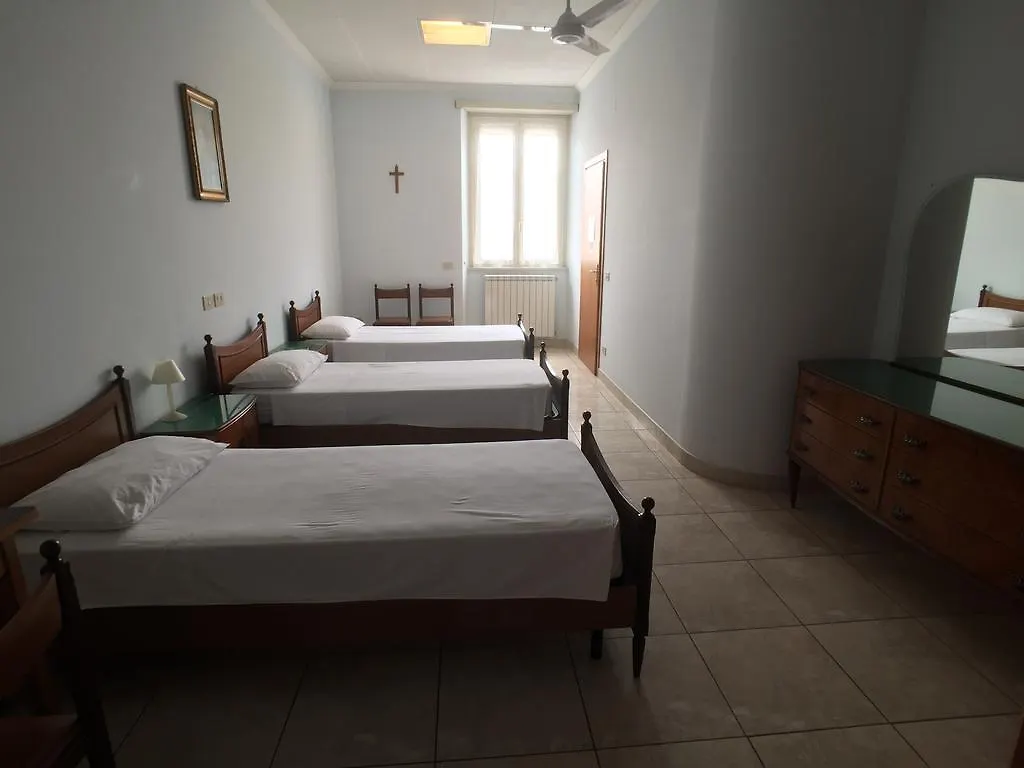 Casa religiosa per ferie Ancelle del Santuario Hotel Roma 0*,  Italia
