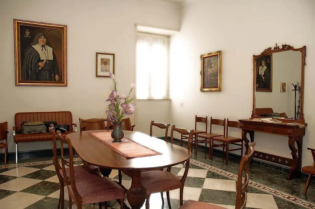 Casa Religiosa Per Ferie Ancelle Del Santuario Hotel Roma Casa de hóspedes